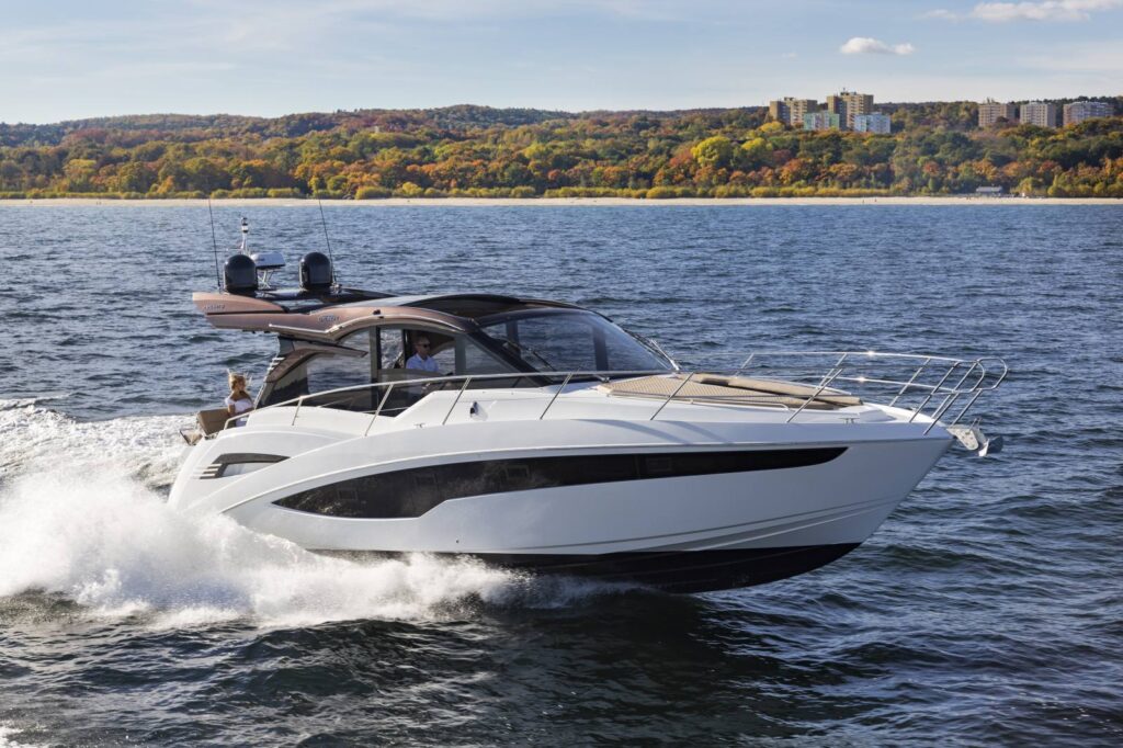 Galeon 425 HTS