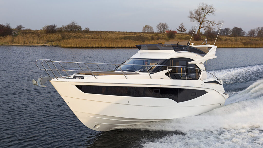 Galeon 360 Fly