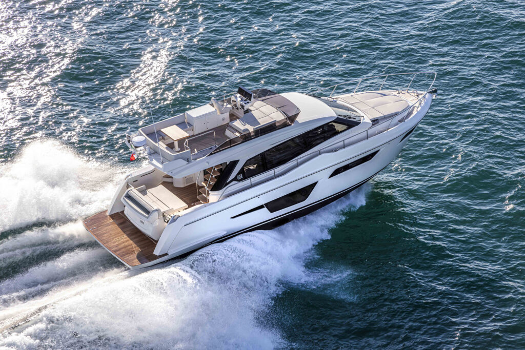 Ferretti 500 “FARBEN CUATRO” (2023), exclusivo motor yacht del reconocido astillero Ferretti Yachts. Diseño italiano, flybridge panorámico y espacios exteriores ideales para disfrutar del Mediterráneo con estilo. Disponible ahora con SUN SAILS Yachts.